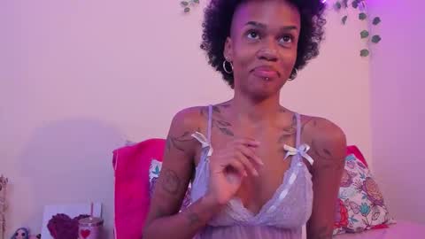 Snapshot of planetfantasy1 chatting on 10.19.25 Venus Vee Cutie online show from 10.19.25