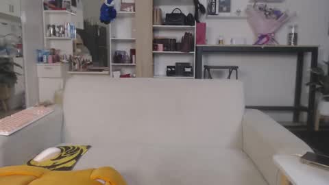 Snapshot of plasticgirll chatting on 02.21.25 plasticgirll online show from 02.21.25