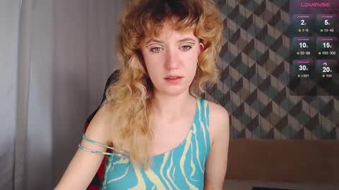 Snapshot of play_me_softly chatting on 10.24.25 play_me_softly online show from 10.24.25