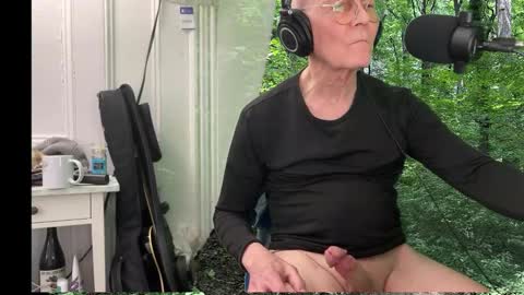 Snapshot of playdayfunshow chatting on 03.01.25 STC online show from 03.01.25