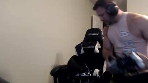 Snapshot of player2pawns chatting on 10.01.25 Player online show from 10.01.25