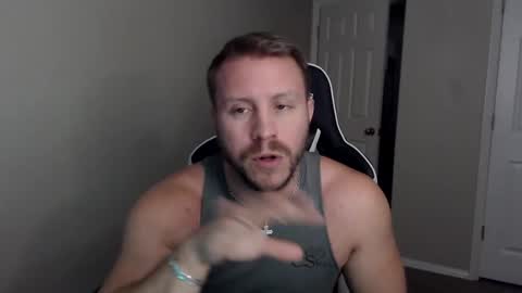 Snapshot of player2pawns chatting on 10.24.25 Player online show from 10.24.25