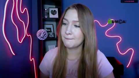 Snapshot of playful_sophie chatting on 09.30.25 Sophie online show from 09.30.25