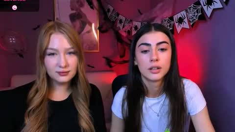 Snapshot of playful_sophie chatting on 10.23.25 Sophie online show from 10.23.25