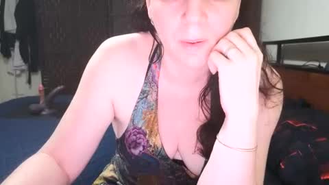 Snapshot of playfulcurvymilf chatting on 10.24.25 playfulcurvymilf online show from 10.24.25