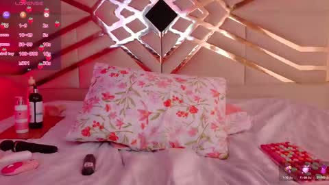 Snapshot of playfulcurvymommy chatting on 09.18.25 Scarlett online show from 09.18.25