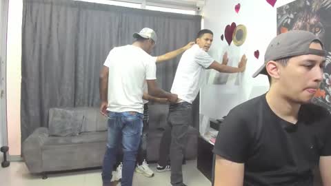 Snapshot of playhardsex chatting on 02.26.25   online show from 02.26.25