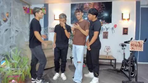 Snapshot of playhardsex chatting on 10.28.25   online show from 10.28.25