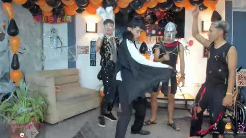 Snapshot of playhardsex chatting on 10.29.25   online show from 10.29.25