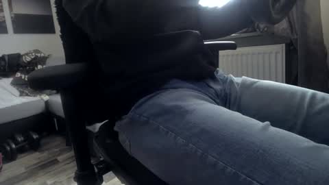 Hello ask me  . Im glad  to see you here in my room. Welcome PVT is open online show from 10.12.25