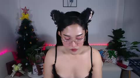 Ploysai online show from 12.04.24