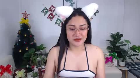 Ploysai online show from 12.25.24