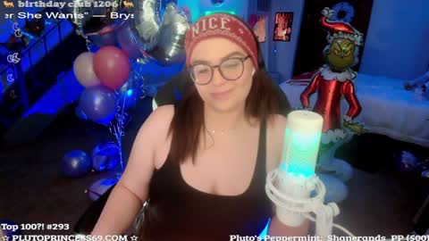 Snapshot of plutoprincess69 chatting on 12.14.24 Pluto Princess online show from 12.14.24