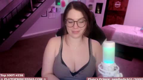 Snapshot of plutoprincess69 chatting on 02.05.25 Pluto Princess online show from 02.05.25