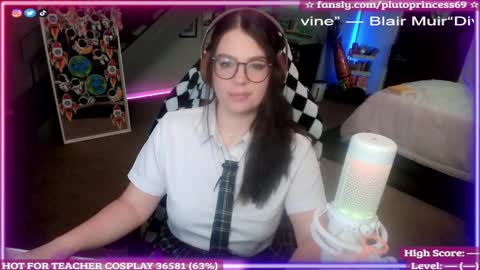 Snapshot of plutoprincess69 chatting on 09.25.25 Pluto Princess online show from 09.25.25