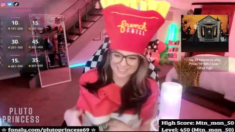 Snapshot of plutoprincess69 chatting on 10.05.25 Pluto Princess online show from 10.05.25