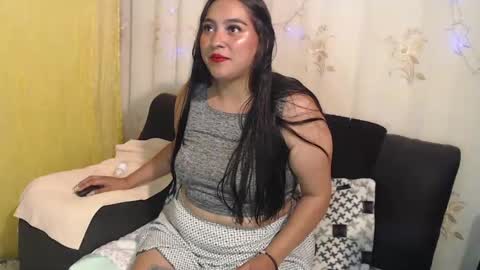 Snapshot of pocahontas_hall chatting on 12.15.24 Lily online show from 12.15.24