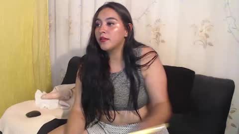 Snapshot of pocahontas_hall chatting on 12.15.24 Lily online show from 12.15.24