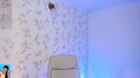 im vane Model Independet online show from 03.12.25