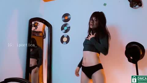 Snapshot of poeeticaa_ chatting on 11.27.25 IG ipoetica online show from 11.27.25