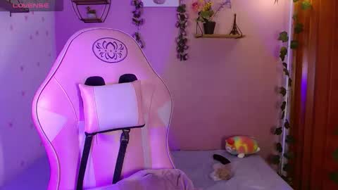 Snapshot of poison_liv chatting on 09.20.25 poison_liv online show from 09.20.25