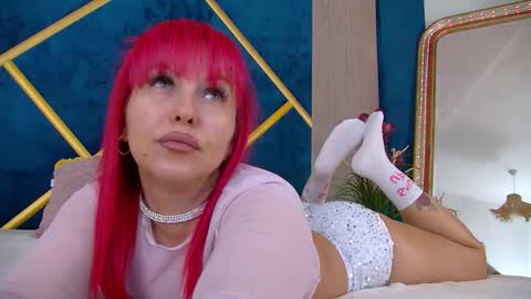 poison_milf_ online show from 01.17.26