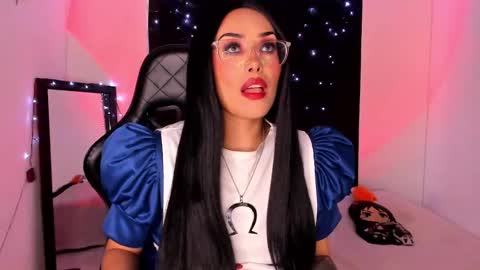 Willow                      Hours 12pm to 630pm Colombian time FRIDAY AND SUNDAY FREE DAYS online show from 01.11.25