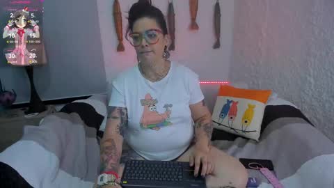 poisson_ivy_ online show from 01.15.25