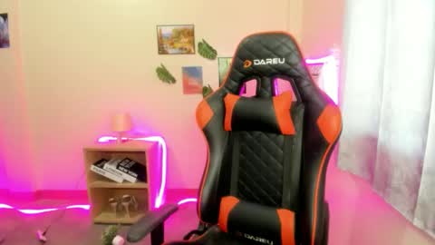 Snapshot of poisy_ivy chatting on 11.06.25 poisy_ivy online show from 11.06.25