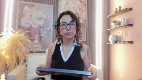 PAOLA or pola online show from 09.13.25