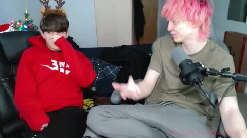 Snapshot of polarny05 chatting on 12.13.25 Polarny online show from 12.13.25