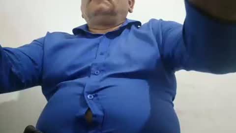 Snapshot of poli475 chatting on 02.04.25 poli online show from 02.04.25