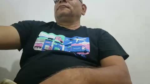 Snapshot of poli475 chatting on 03.10.25 poli online show from 03.10.25
