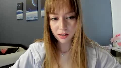 Snapshot of polihoney chatting on 09.15.25 Polina online show from 09.15.25