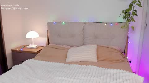 Polly online show from 12.04.24