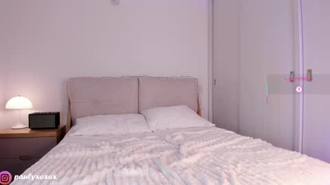 Polly online show from 09.19.25