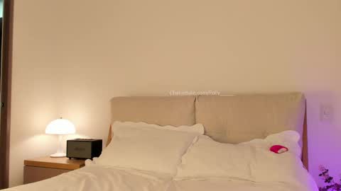 Polly online show from 10.07.25