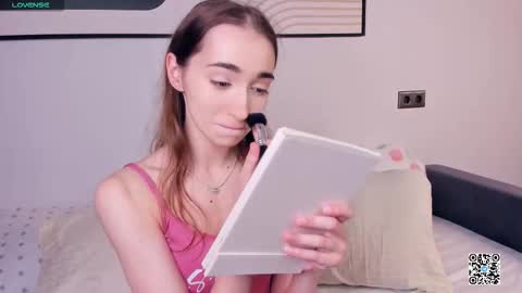 Polly online show from 09.12.25