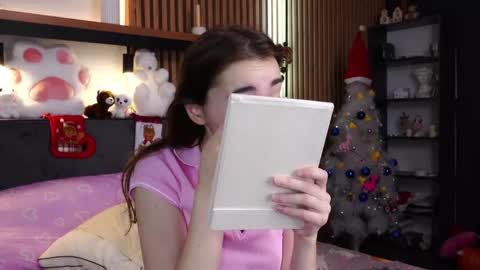 Polly online show from 12.15.25