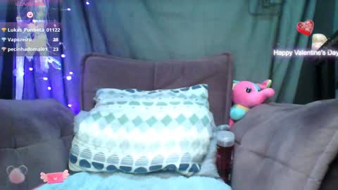 Snapshot of pollycrush chatting on 12.16.24 pollycrush online show from 12.16.24