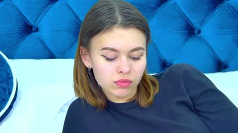 Polly online show from 12.06.24