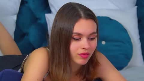 Polly online show from 11.20.25