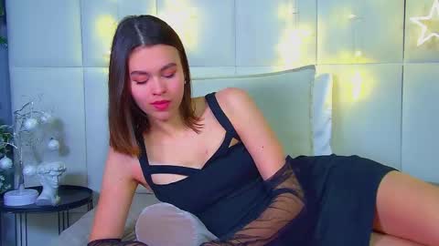 Polly online show from 12.03.25