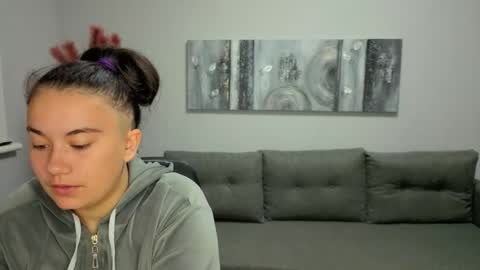 Polly online show from 11.03.25