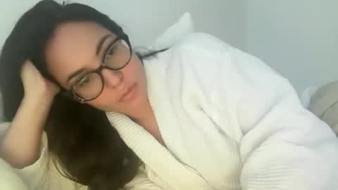 Snapshot of pollyyypocket chatting on 11.08.25 Polly Pocket online show from 11.08.25