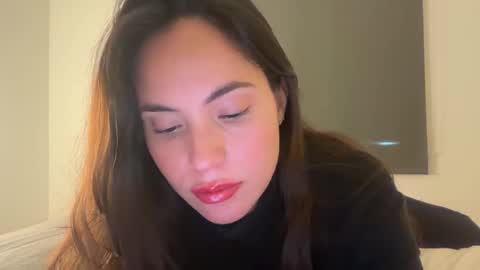 Snapshot of pollyyypocket chatting on 11.26.25 Polly Pocket online show from 11.26.25