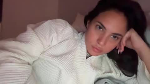 Snapshot of pollyyypocket chatting on 12.01.25 Polly Pocket online show from 12.01.25