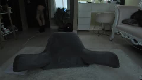 Snapshot of polvodeestrellas_ chatting on 12.10.24  - Help me Reach 100 thumbs up  online show from 12.10.24