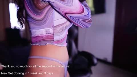 Snapshot of polvodeestrellas_ chatting on 02.04.25  - Help me Reach 100 thumbs up  online show from 02.04.25