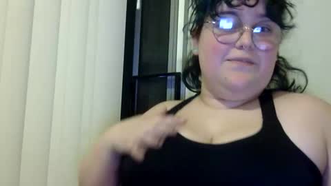 poodlemischief99 online show from 11.13.25